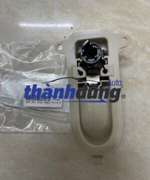 TAY MỞ CỐP ĐỂ ĐỒ MERCEDES C200