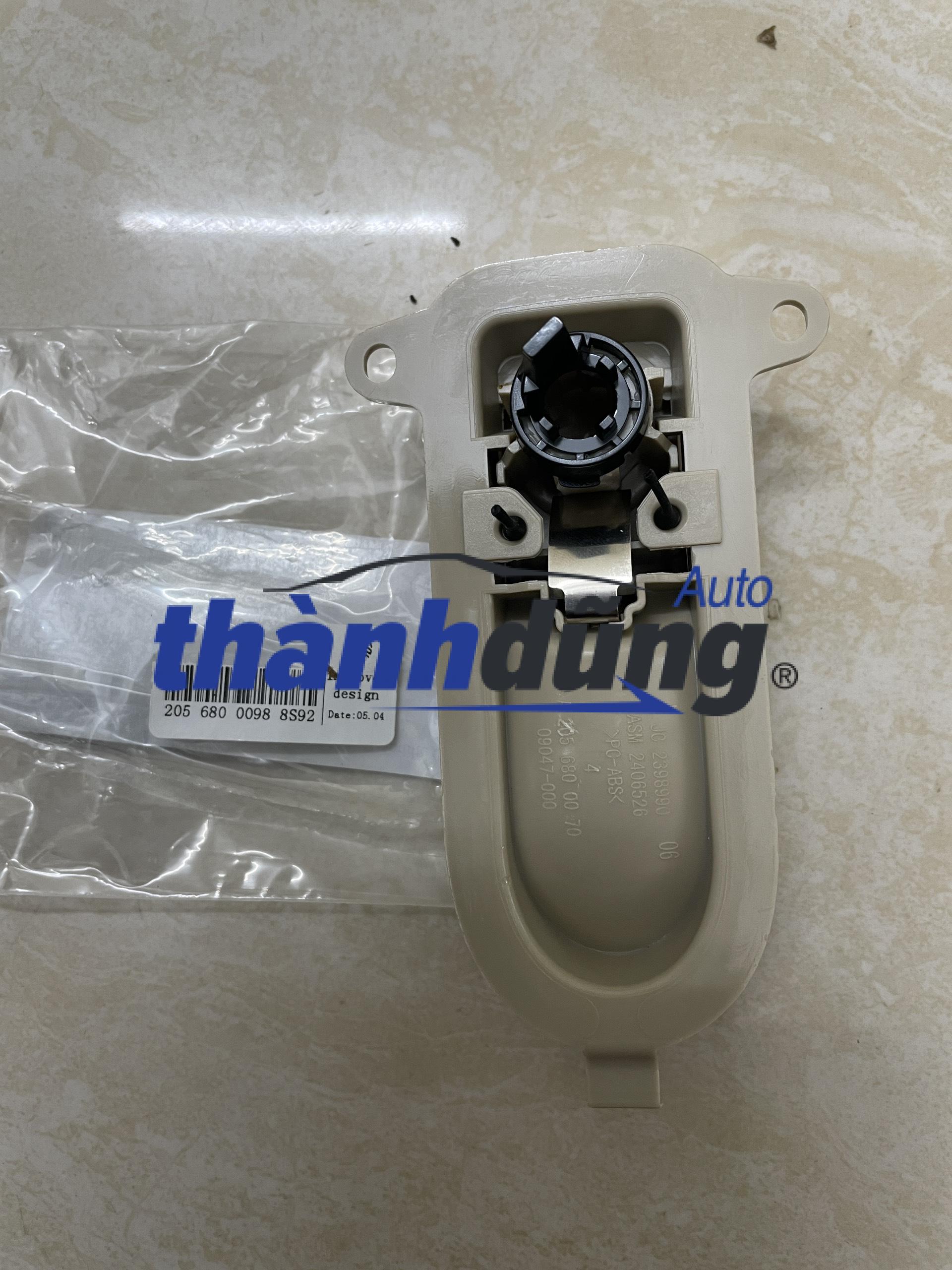 TAY MỞ CỐP ĐỂ ĐỒ MERCEDES C200 TAY MỞ CỐP ĐỂ ĐỒ MERCEDES C200