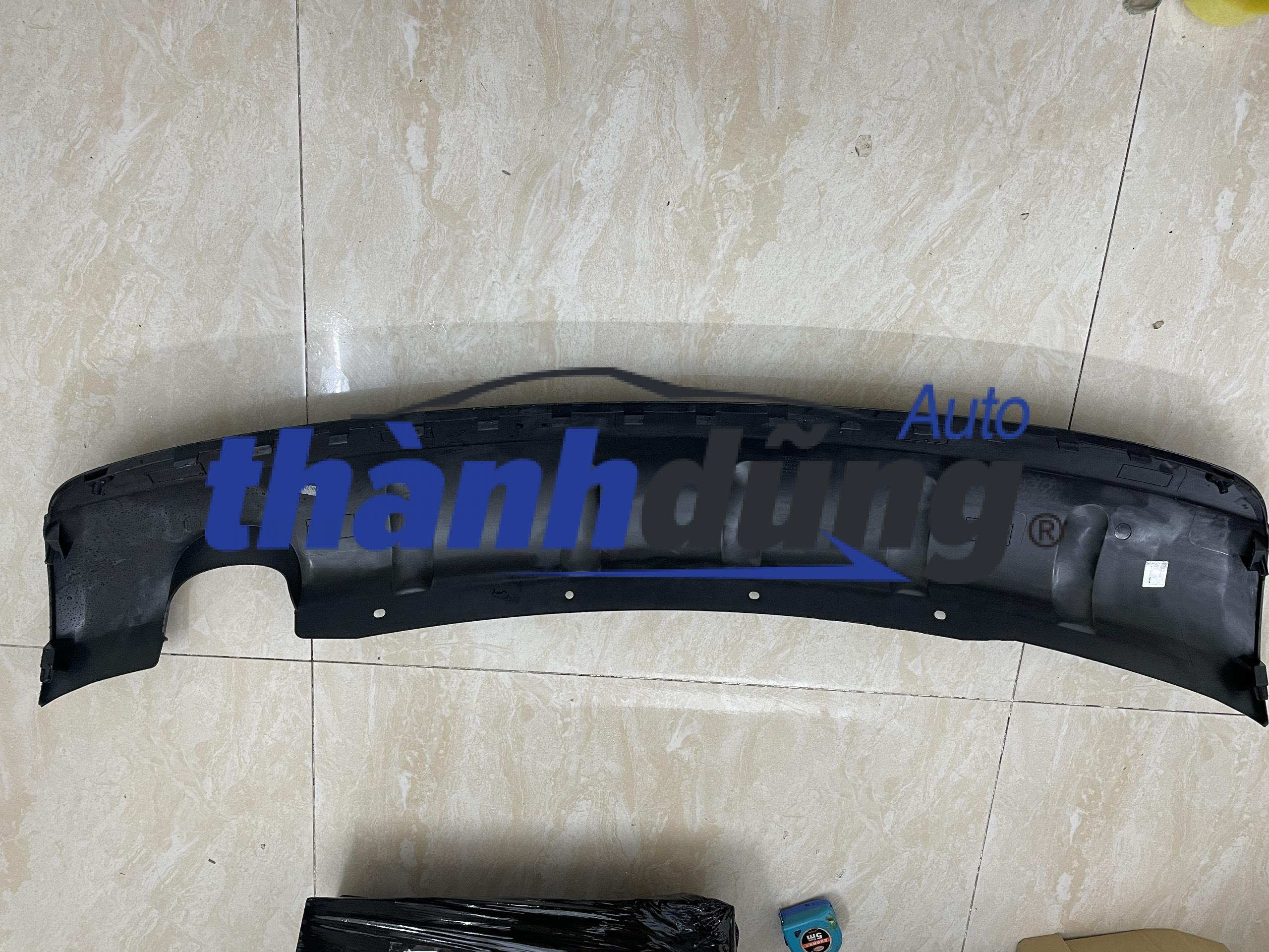 ỐP CẢN SAU KIA CARENS ỐP CẢN SAU KIA CARENS