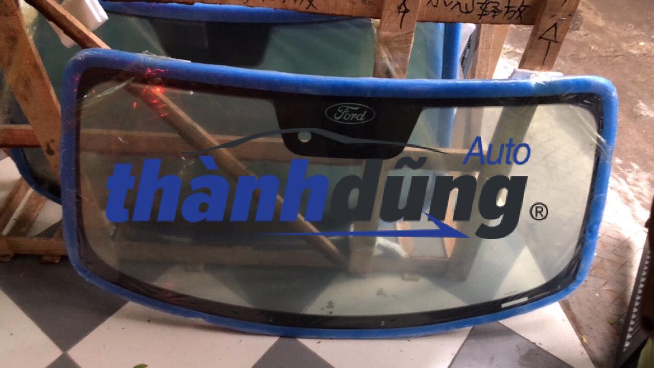 KÍNH CHẮN GIÓ TRƯỚC BMW X1