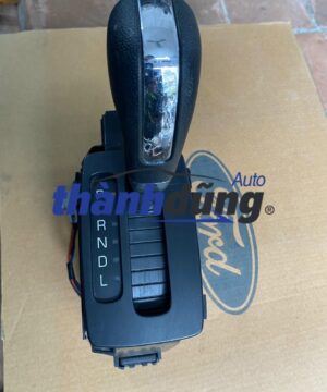 TAY NẮM CẦN SỐ AT FORD FIESTA