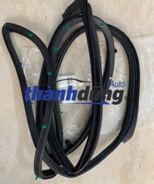 RON CÁNH CỬA TRƯỚC XE KIA SPECTRA 2004 | 0K2A158760D