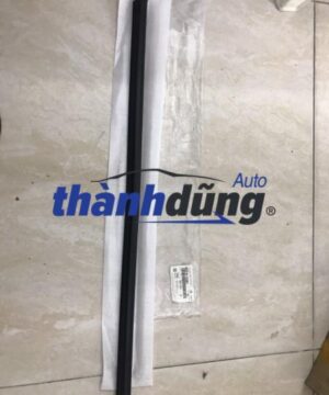 NẸP CHÂN KÍNH HYUNDAI GETZ 2006-2010 | 822101C001