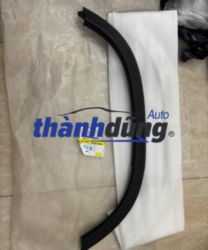 ỐP CUA LỐP TRƯỚC PHẢI CHEVROLET TRAX | 95298242