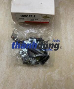CHỔI THAN ĐỀ MITSUBISHI PAJERO V43 2007 | MD611217